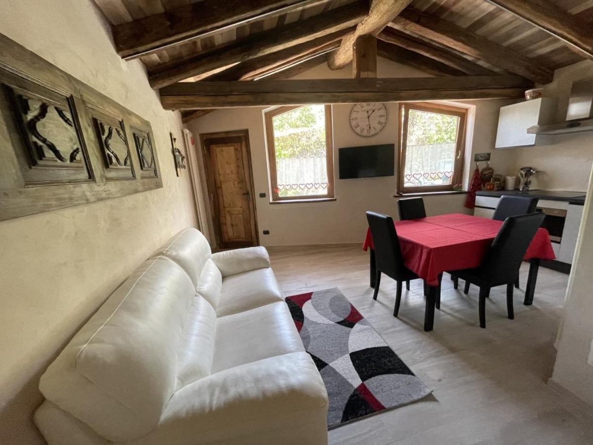 Apartmán Profumo Di Legno Aosta Exteriér fotografie